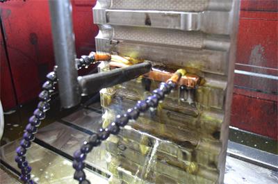 數(shù)控火花機(jī)放電加工過程 數(shù)控火花機(jī)放電加工過程