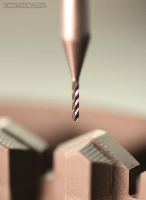 立式加工中心鉆孔中 立式加工中心鉆孔中