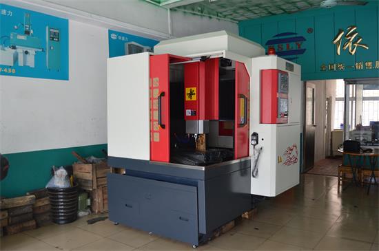 依速力高速模具雕銑機(jī)870