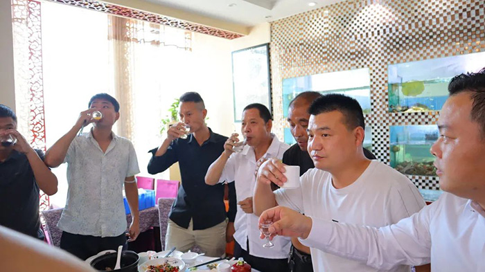 一起為中秋干杯.jpg